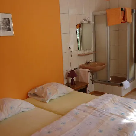 De La Vallee Hotell *